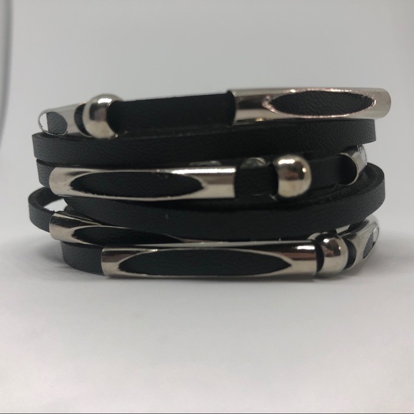 Yik Fung Leather Snap Bracelet - Picture 3 of 13